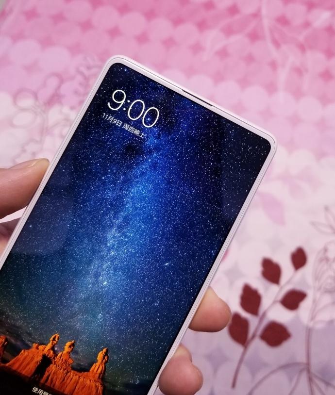 小米5尊享版开箱：3D陶瓷机身不只拼配置