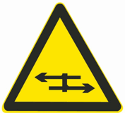 平面交叉路口标志_交叉路口的标志牌_交叉路口平面标志是什么