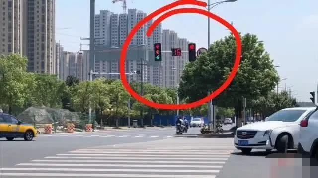 路口监控交通图片大全_路口监控摄像头图片大全_交通路口监控图片