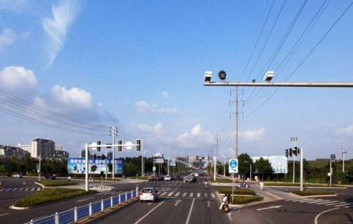 道路交通监控摄像机_道路交通监控设备_道路交通摄像头工作原理