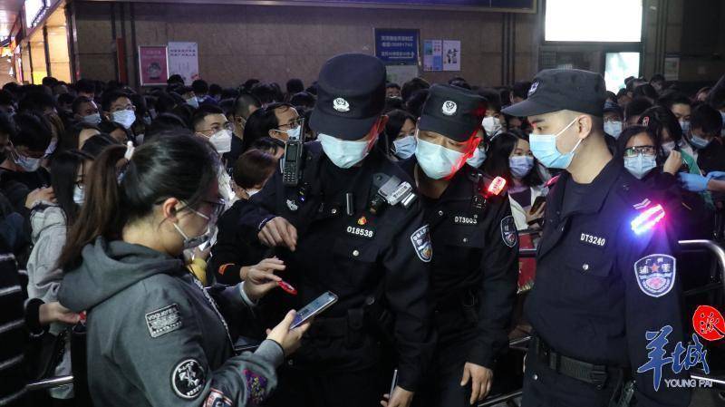 辅警查身份证拍照_辅警查身份证还拍照_辅警查身份证号用手机拍照片