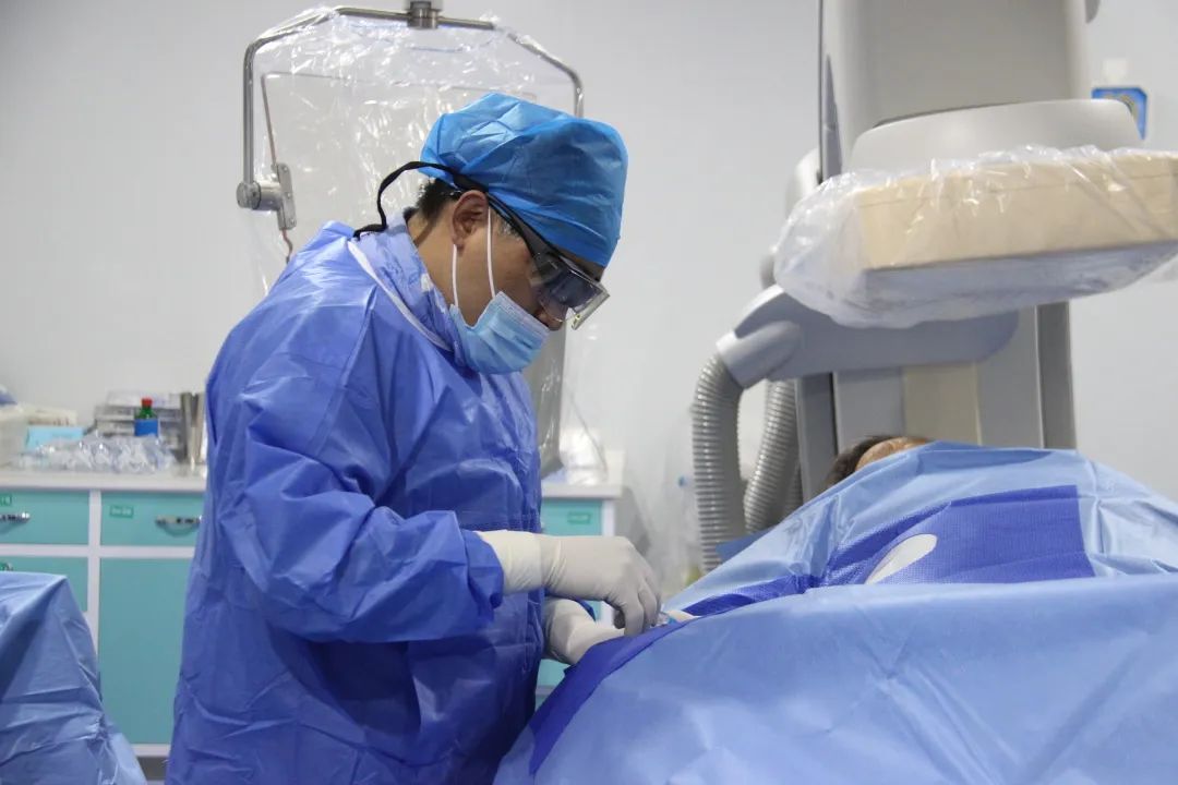 心梗介入治疗并发症_治疗心梗介入性手术复杂_心梗介入适应症