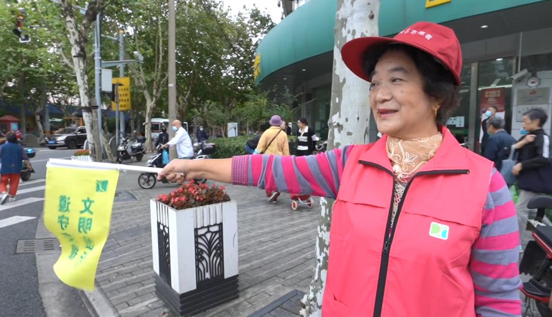 电子警察监控长什么样_公安电子监控_电子警察监控杆