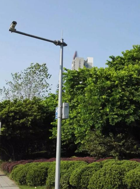 监控杆离路边距离规范_道路监控杆的尺寸_道路监控杆施工造价